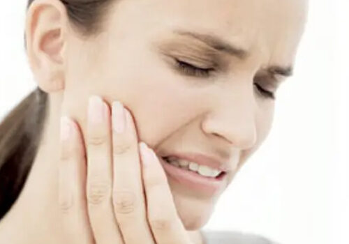 teeth extraction treatment at dr moin holy dental care south mumbai